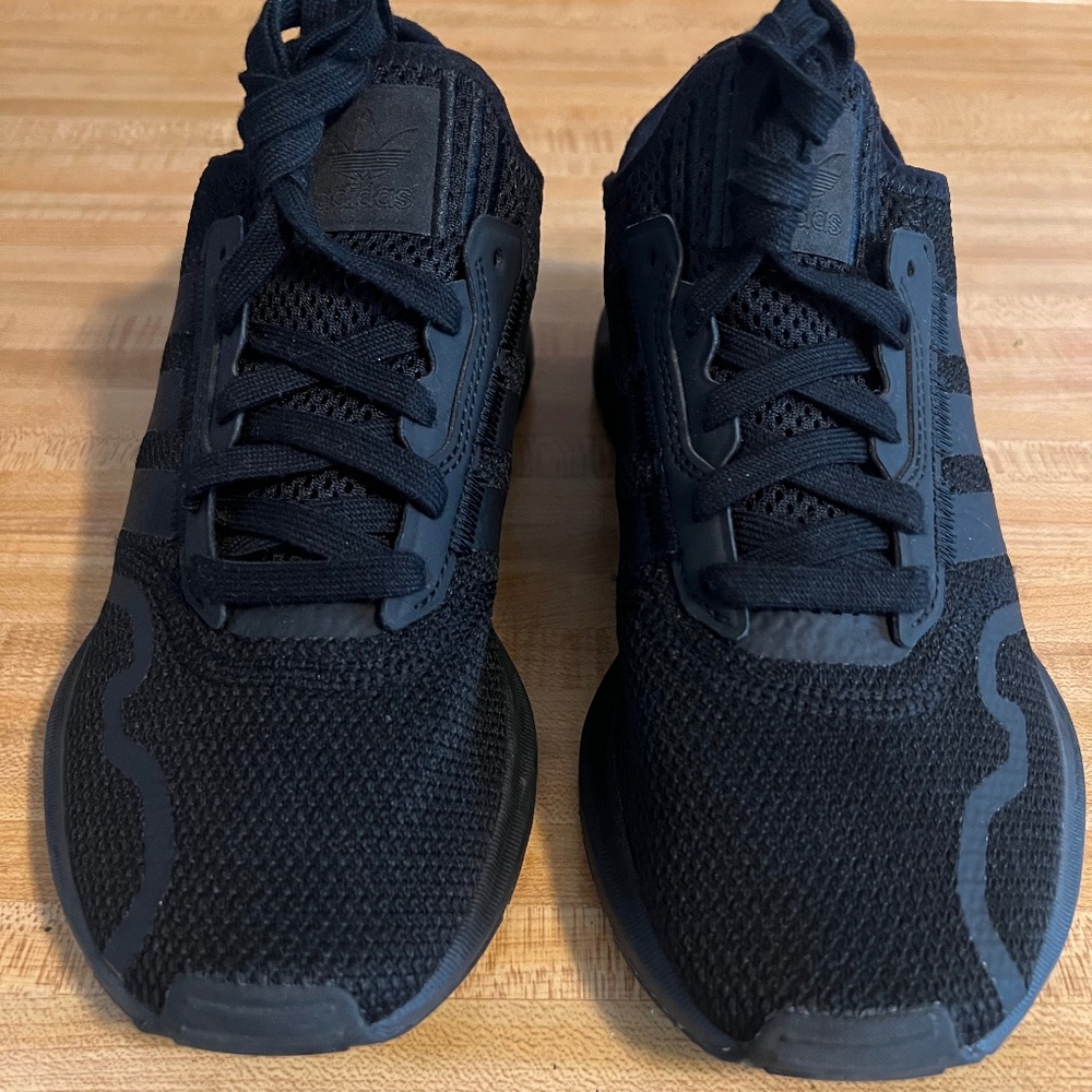 ADIDAS SWIFT RUN X SHOES